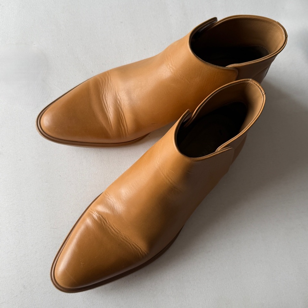 Everlane Modern Italian Leather Ankle Boot in Camel/Tan